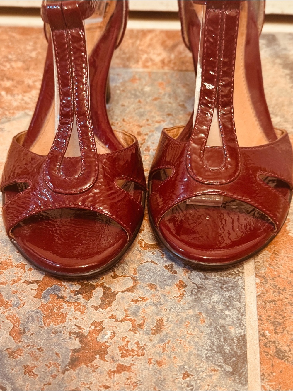 Rich, Vibrant, Sofft Burgundy Patent T-Strap Peep-Toe Heels! - Picture 5 of 15